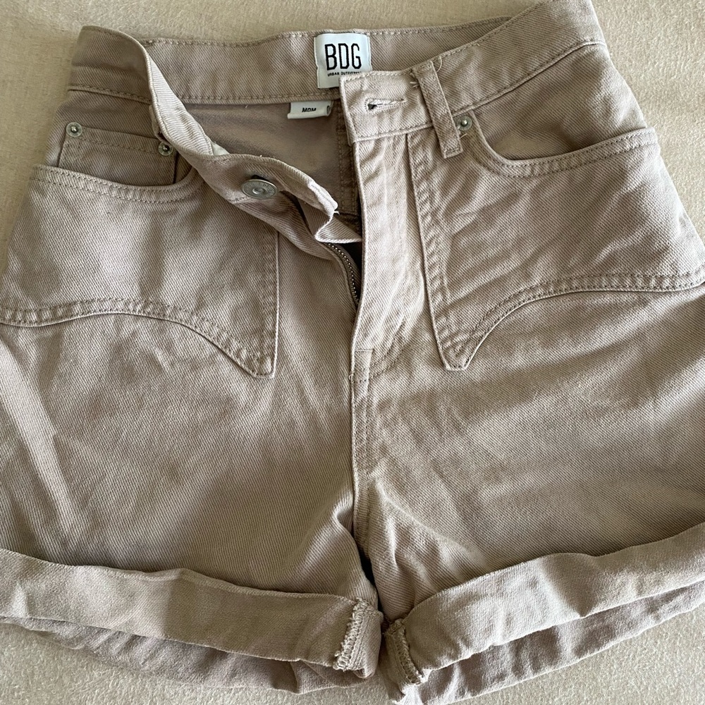 BDG Urban Outfitters Size 24 Tan jean shorts